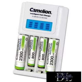   CAMELION univerzální nabíječka baterií AA/AAA (včetně 2 baterií AA/2300mAh a 2 baterií AAA/800mAh)