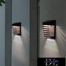   UNIVERSO Solární nástěnná lampa 5V 0,3W 30lm 6500k IP65 černá 120x120x90mm